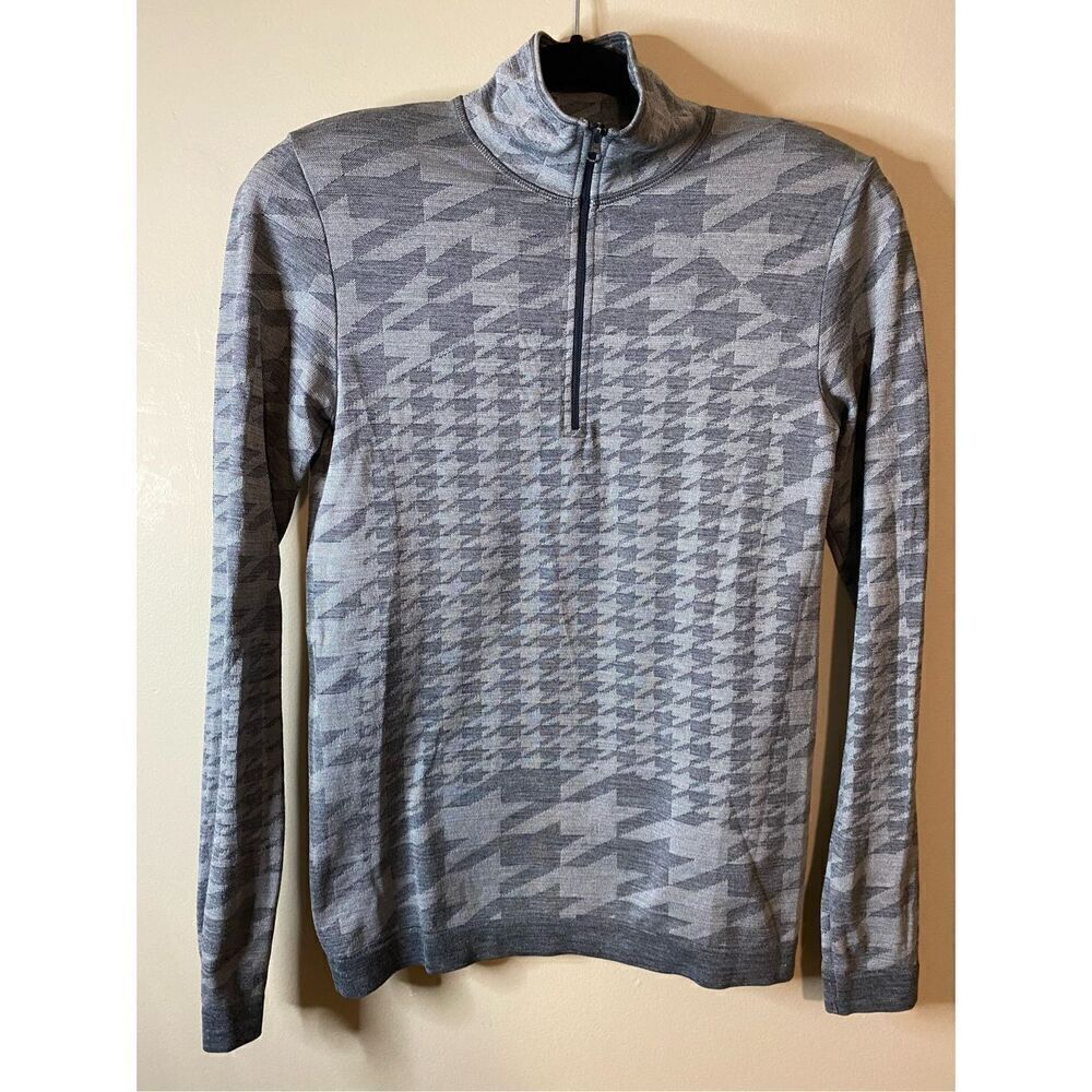Fits like a Med, Adidas by Stella McCartney grey houndstooth long sleeve tee.